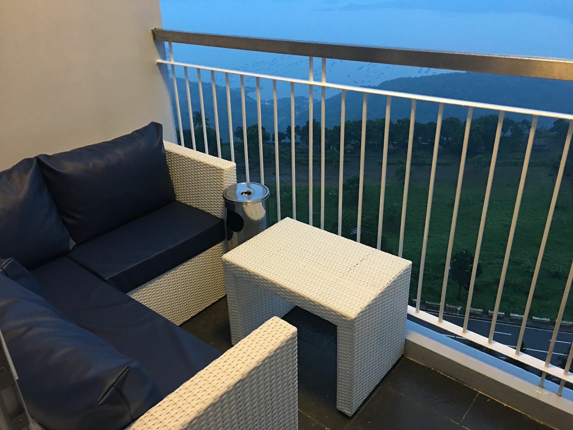 Cozy Staycation Tagaytay At Wind Residences Tagaytay City Exterior foto